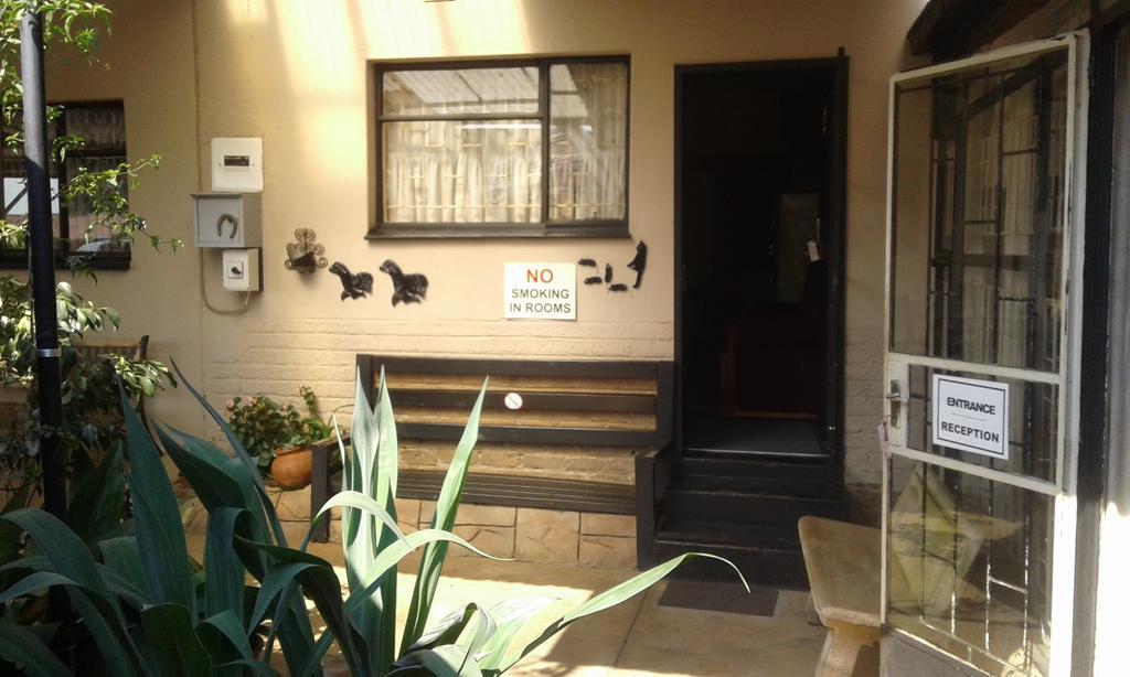 Pat'S Place Machadodorp Exterior photo